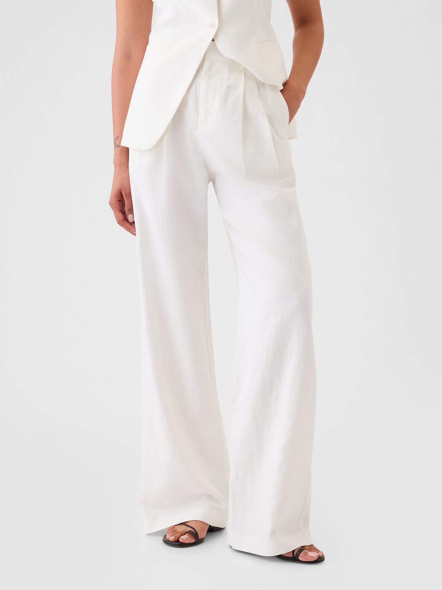 Women s 365 High Rise Linen Cotton Trousers by Gap White Size 16