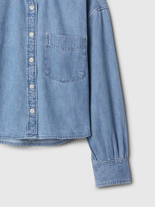 L'image numéro 4 présente Chemise surdimensionnée en denim pour Enfant