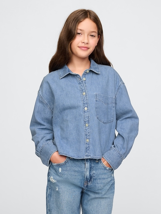 L'image numéro 1 présente Chemise surdimensionnée en denim pour Enfant