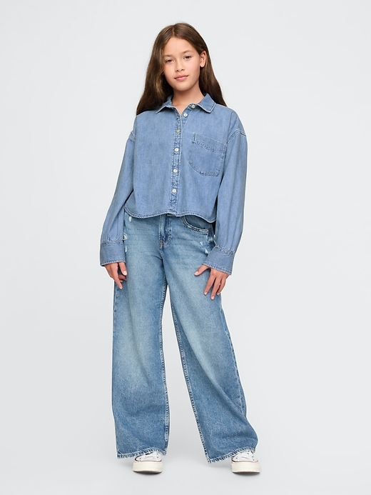 L'image numéro 3 présente Chemise surdimensionnée en denim pour Enfant