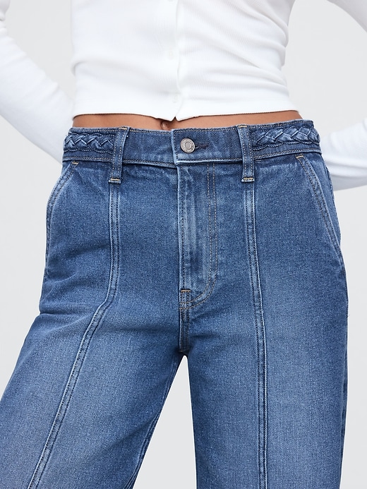 L'image numéro 8 présente Jean sportif à jambe large et à taille haute avec coutures