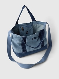 Voir une image plus grande du produit 3 de 3. Mini fourre-tout à bandoulière en denim avec logo Gap