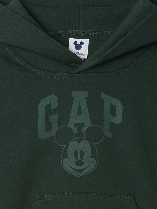 L'image numéro 4 présente Chandail à capuchon Vintage doux à logo Mickey Mouse de Gap × Disney pour bébé