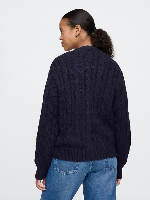 L'image numéro 2 présente Cardigan surdimensionné en tricot torsadé