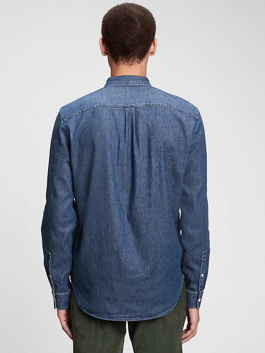 L'image numéro 3 présente Chemise en denim à poche